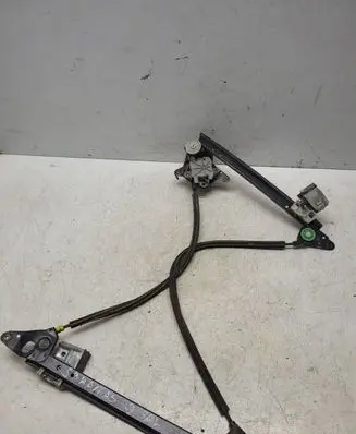 Rear door manual window regulator