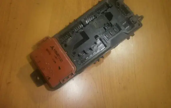 Mitsubishi Carisma Fuse box set mb953355