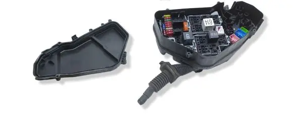 Volkswagen Touareg II Fuse module 7L0937576B