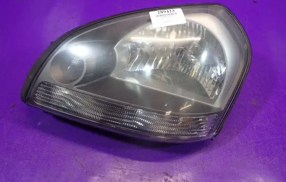 Hyundai Tucson JM Headlight/headlamp 1011403
