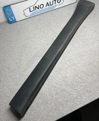 BMW 5 E28 Other front door trim element 1874242
