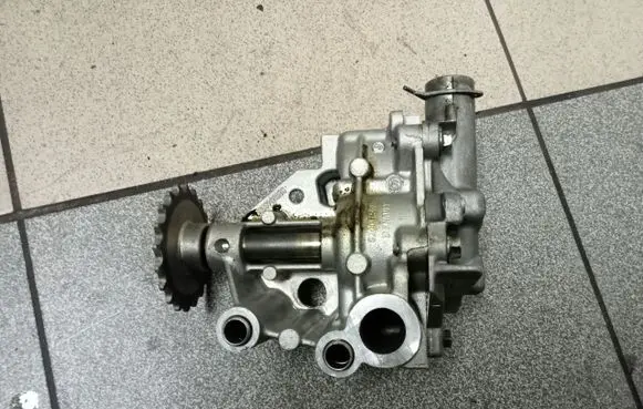 Renault Koleos I Oil pump 