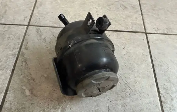 Volkswagen Amarok Power steering fluid tank/reservoir 2H0422371B