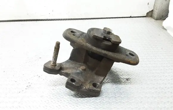 Toyota Aygo AB10 Engine mount bracket