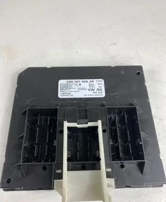 Volkswagen PASSAT B8 Comfort/convenience module 5Q0937086AK F005V01739