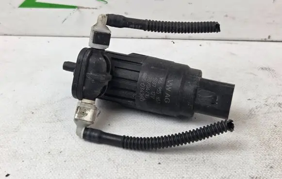 Audi Q7 4L Windscreen/windshield washer pump 1K6955651 430034360