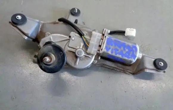 Suzuki Grand Vitara II Wiper motor