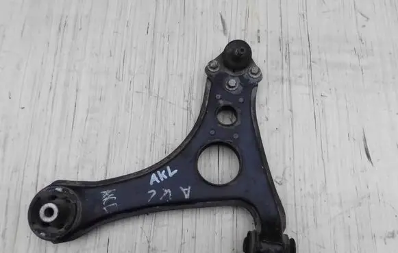 Mercedes-Benz A W169 Front lower control arm/wishbone 65566556