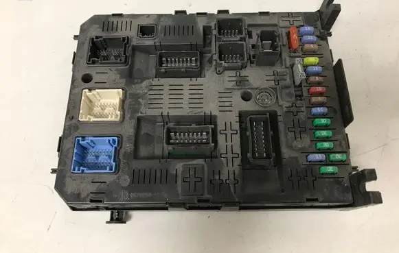 Peugeot 3008 I Comfort/convenience module 967847688001
