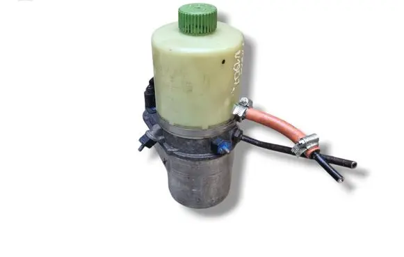 Skoda Fabia Mk2 (5J) Power steering pump 6R0423156C