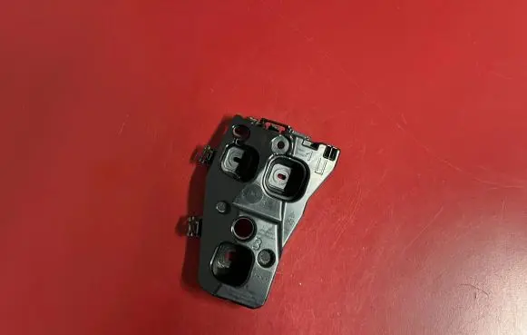 BMW X1 U11 Bumper support mounting bracket corner 9883541 51129883541