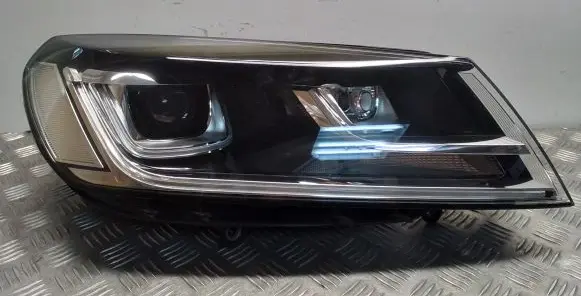 Volkswagen Touareg II Headlight/headlamp 7P52941751