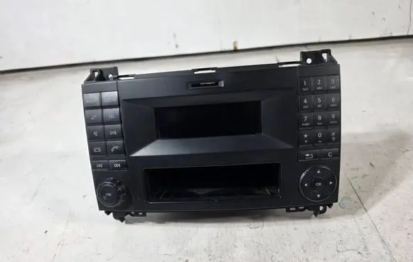 Mercedes-Benz Vito Viano W447 Radio/CD/DVD/GPS head unit A4479008905