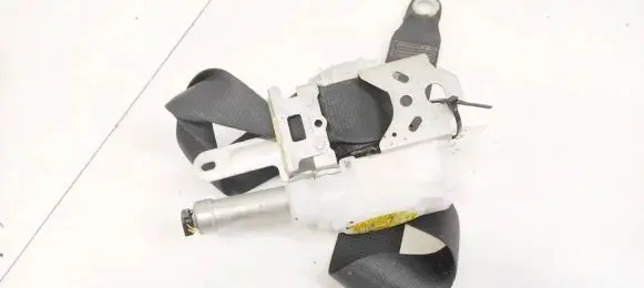 Toyota Avensis T270 Front seatbelt 7P3100P 7P3100-P