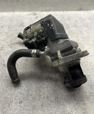BMW 3 E90 E91 EGR valve 781087102