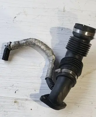 Air intake hose/pipe