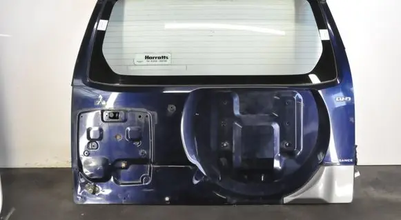 Mitsubishi Pajero Tailgate/boot cover trim set 