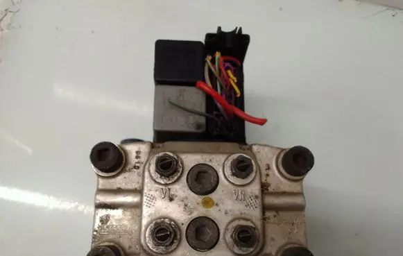 Audi 80 90 S2 B4 ABS Pump 0265201049