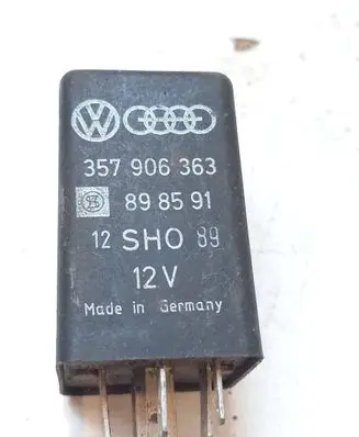 Volkswagen PASSAT B4 Other relay 357906363 898591