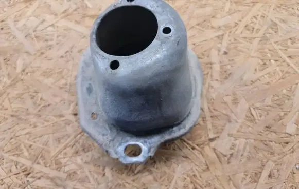 Volvo V70 Front shock absorber mounting bracket 