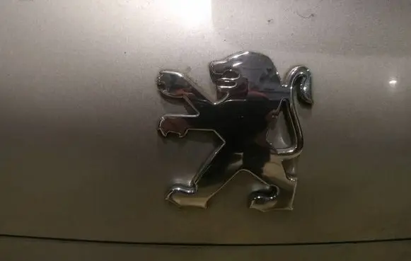Peugeot 207 Manufacturer badge logo/emblem 
