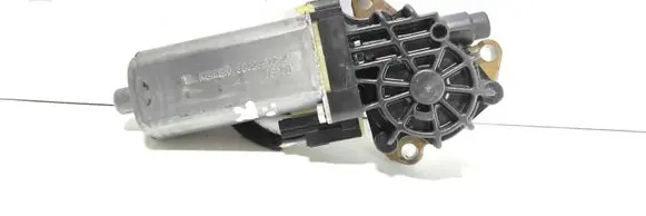 Mercedes-Benz C W204 Seat adjustment motor 820289224