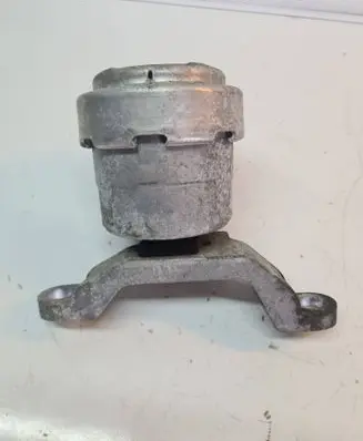 Engine mount bracket