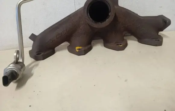 BMW 2 F45 Exhaust manifold 8519889 8514016