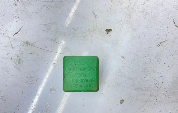 Ford Mondeo Mk III Other relay 41212