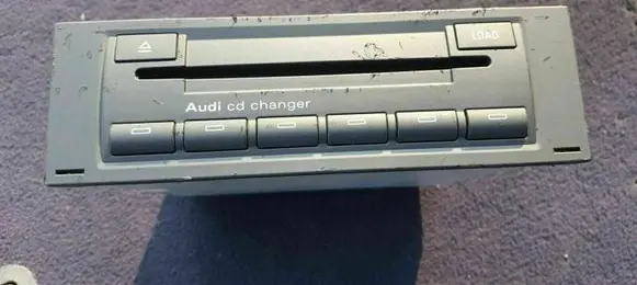Audi A3 S3 8P CD/DVD changer 8E0035111