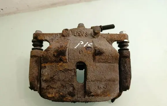 Front brake caliper