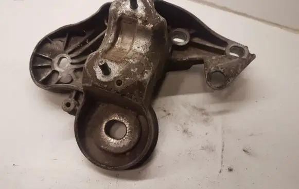 Audi A6 S6 C6 4F Engine mounting bracket 4F0199351H