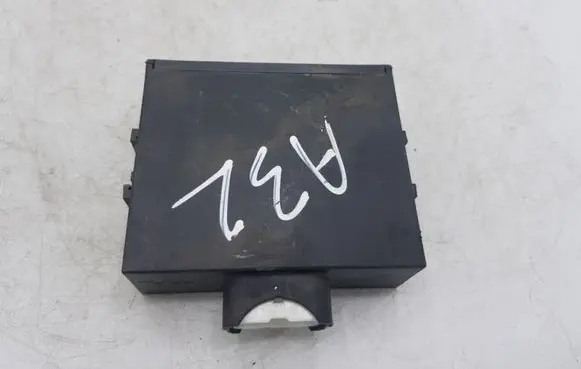 Toyota Aygo AB10 Comfort/convenience module 897400H01000