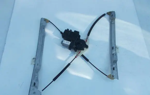 Citroen C4 Grand Picasso Front door window regulator motor 9674032480