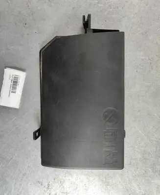 Volvo XC40 Fuse box cover 31473868