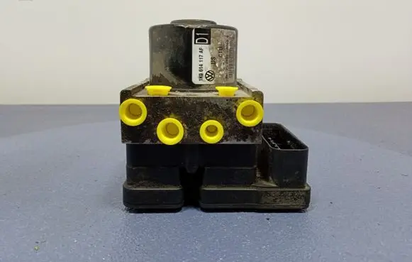 Volkswagen Golf V ABS Pump 1K0614117AF