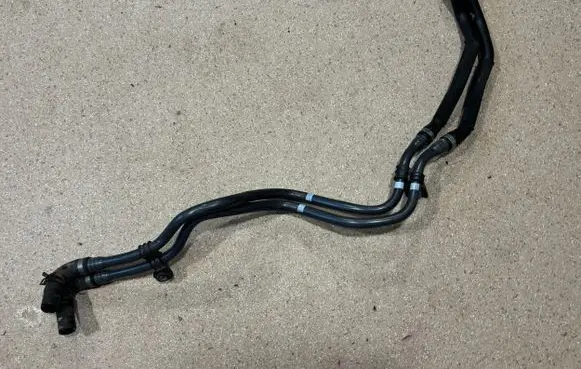 Porsche Taycan 9J1 Electric car engine cooling hoses/pipes 9J1122483