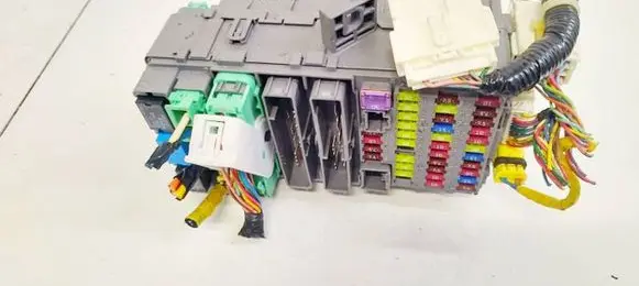 Honda CR-V Fuse box set 1LHH6YWQ 060829