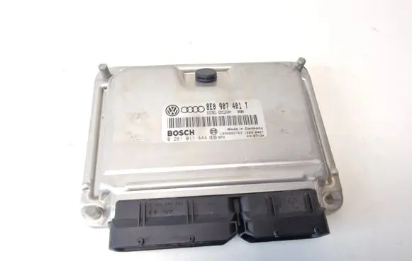 Volkswagen PASSAT B5.5 Engine control unit/module 8E0907401T