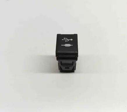 Toyota RAV 4 (XA50) AUX in-socket connector 8619012040