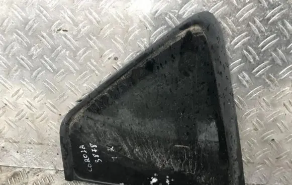 Toyota Corolla Verso AR10 Rear side window