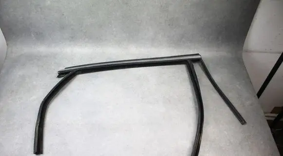 Ford Fusion II Rubber seal rear door window/glass 