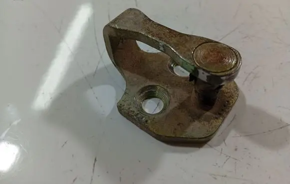 Volkswagen Sharan Front door lock loop/hook striker 