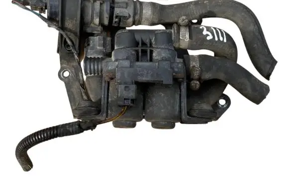 Land Rover Range Rover L322 Coolant heater control valve 6904541