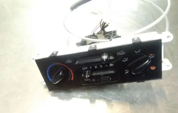 Subaru Forester SF Climate control unit