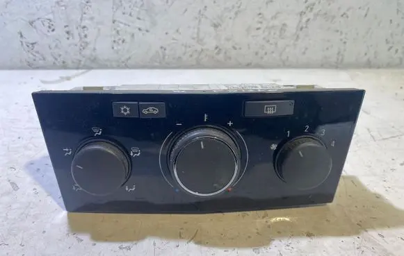 Opel Zafira B Climate control unit 13308176
