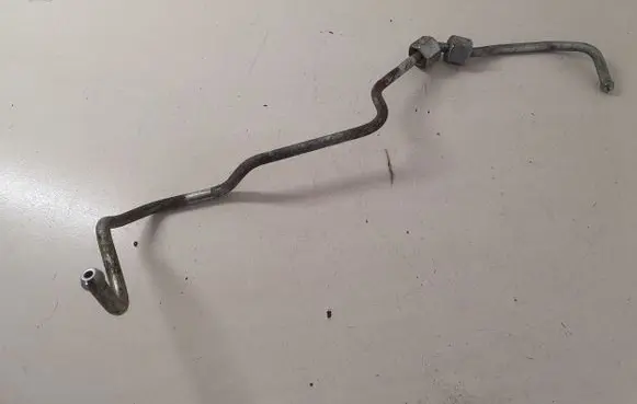 Subaru Outback (BS) Fuel injector supply line/pipe 