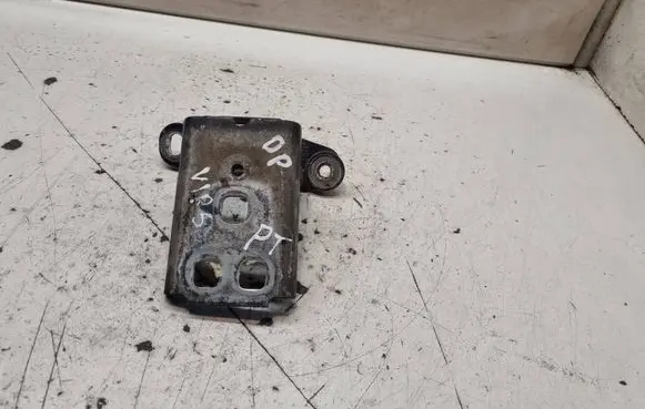 Chrysler PT Cruiser Front door upper hinge 113B0A2N