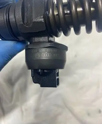 Volkswagen PASSAT B6 Fuel injectors set 038130073BQ
