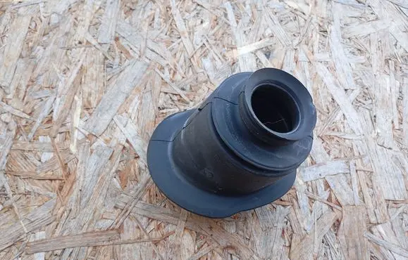 Steering tie rod boot